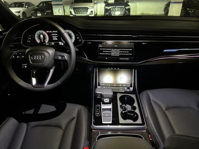 new 2025 Audi Q7 car, priced at $77,880