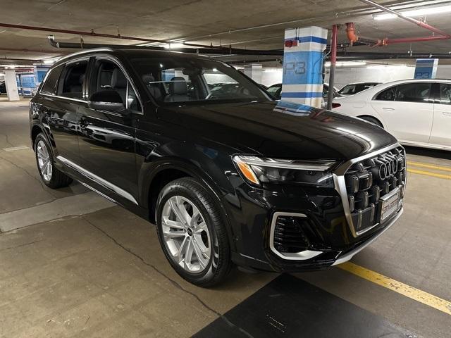 new 2025 Audi Q7 car, priced at $75,800