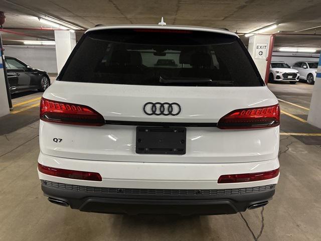 new 2025 Audi Q7 car, priced at $69,550