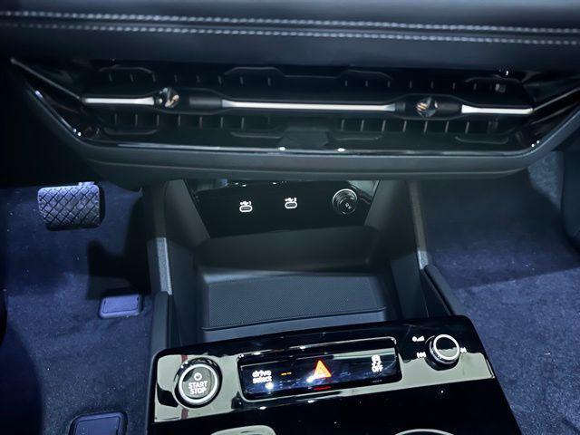 new 2025 Audi Q6 e-tron car, priced at $75,425