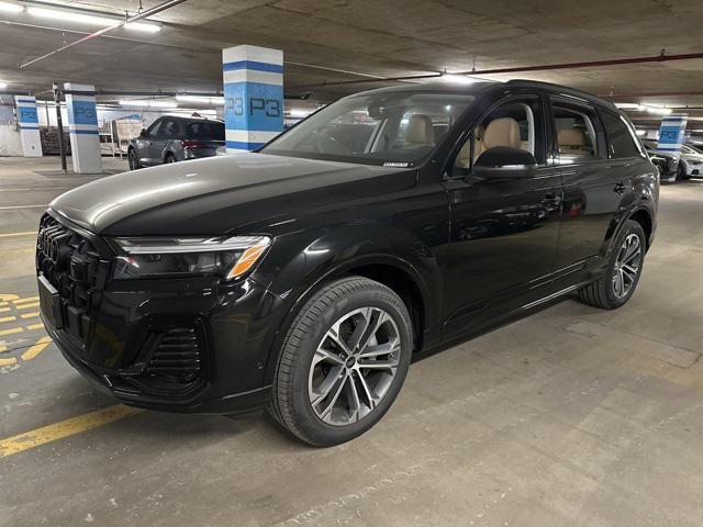 new 2025 Audi Q7 car, priced at $69,300