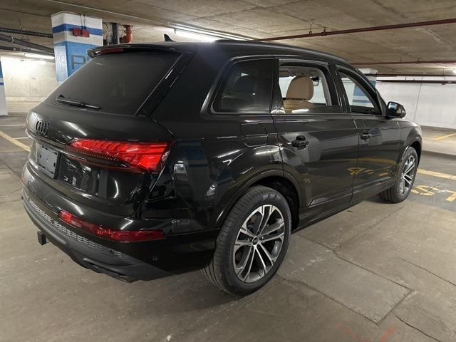 new 2025 Audi Q7 car, priced at $69,300