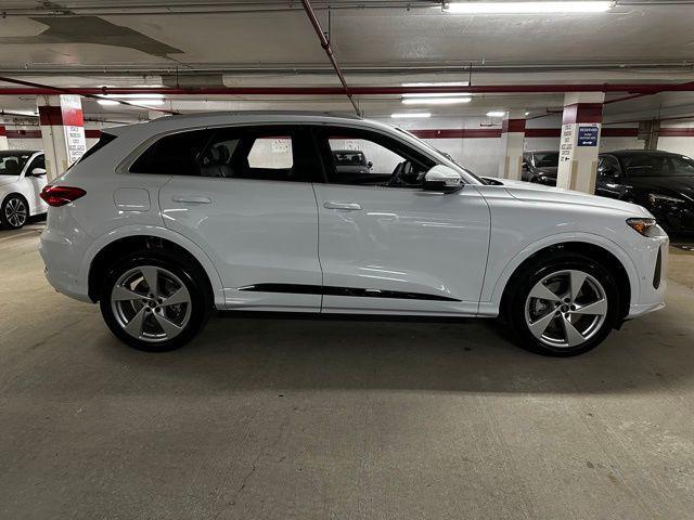 new 2025 Audi Q5 car, priced at $60,975