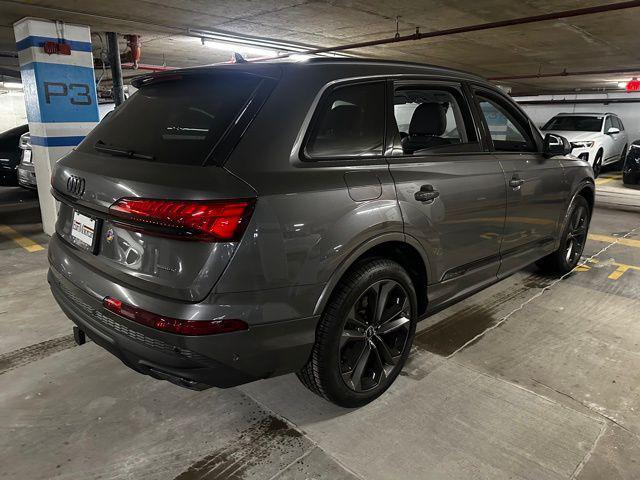 new 2025 Audi Q7 car, priced at $75,450
