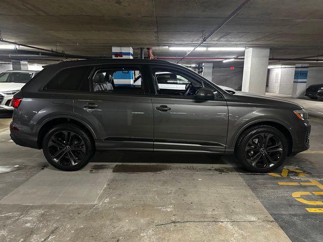 new 2025 Audi Q7 car, priced at $75,450