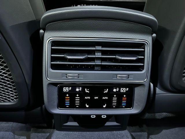 new 2025 Audi Q7 car, priced at $83,880