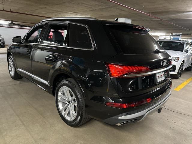 new 2025 Audi Q7 car, priced at $75,930