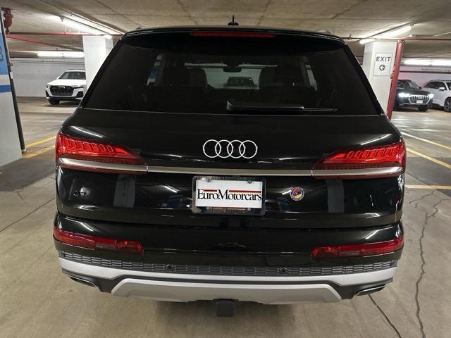 new 2025 Audi Q7 car, priced at $75,930