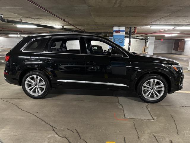 new 2025 Audi Q7 car, priced at $75,930