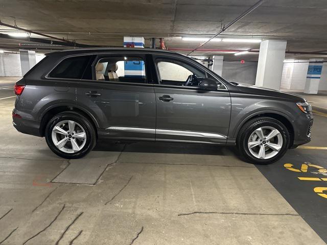 new 2025 Audi Q7 car, priced at $64,475