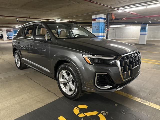 new 2025 Audi Q7 car, priced at $64,475