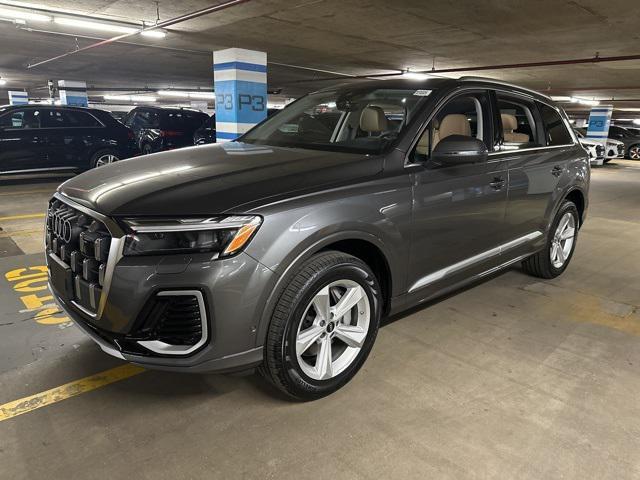 new 2025 Audi Q7 car, priced at $64,475