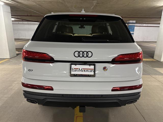 new 2025 Audi Q7 car, priced at $77,750