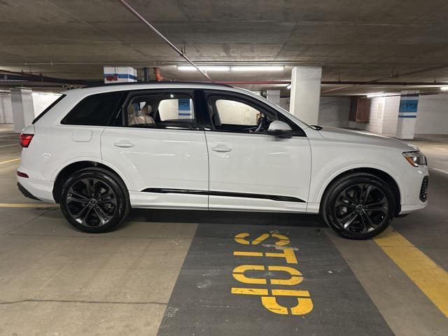 new 2025 Audi Q7 car, priced at $77,750