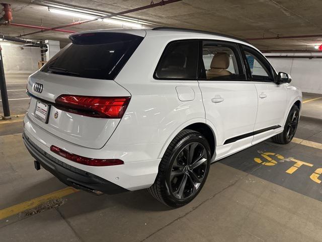 new 2025 Audi Q7 car, priced at $77,750