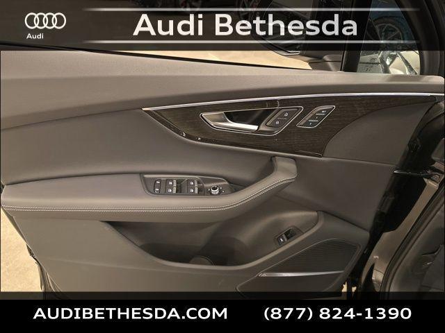 new 2025 Audi Q7 car, priced at $76,480
