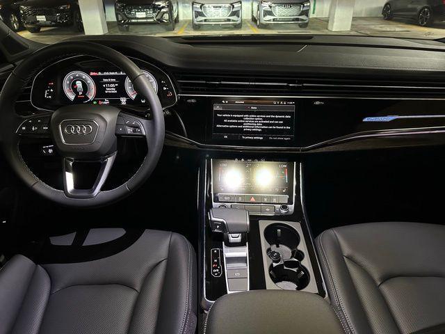new 2025 Audi Q7 car, priced at $75,925