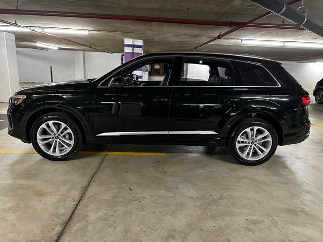 new 2025 Audi Q7 car, priced at $75,925