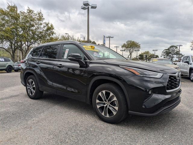 used 2024 Toyota Highlander car, priced at $39,945