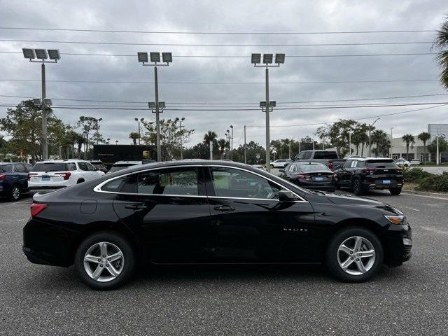 new 2025 Chevrolet Malibu car, priced at $25,915