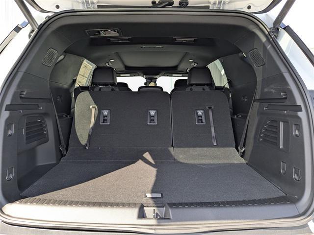 new 2025 Chevrolet Traverse car, priced at $47,320