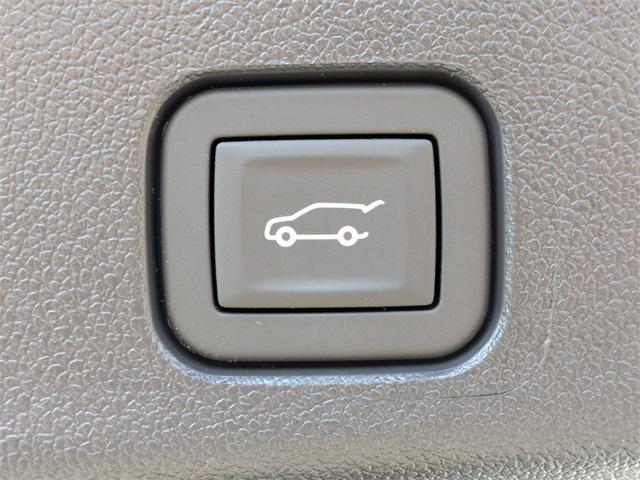 new 2025 Chevrolet Traverse car, priced at $47,320