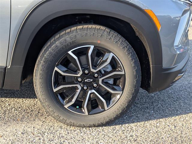 new 2025 Chevrolet TrailBlazer car, priced at $28,138