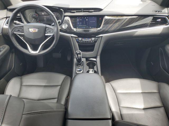 used 2025 Cadillac XT6 car, priced at $45,995