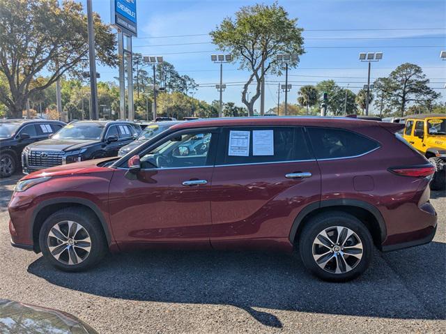 used 2021 Toyota Highlander car, priced at $32,343