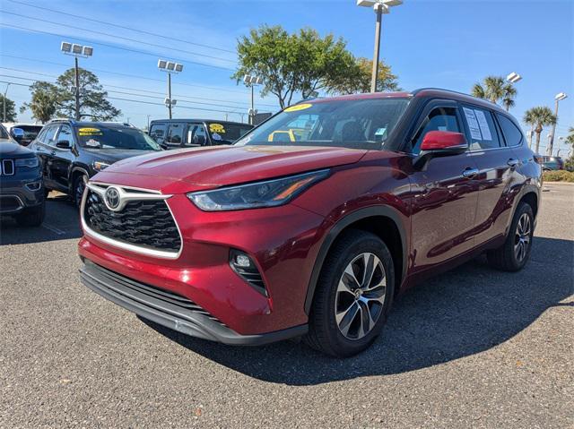 used 2021 Toyota Highlander car, priced at $32,343