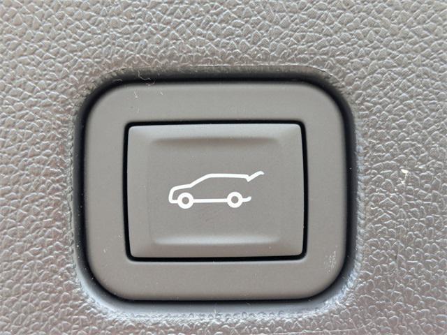 new 2025 Chevrolet Traverse car, priced at $47,815