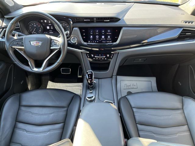 used 2024 Cadillac XT6 car, priced at $52,856