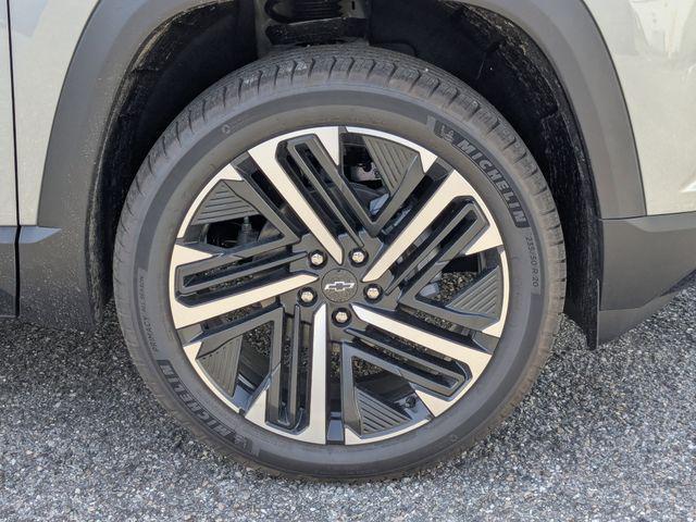 new 2026 Chevrolet Equinox car, priced at $38,160