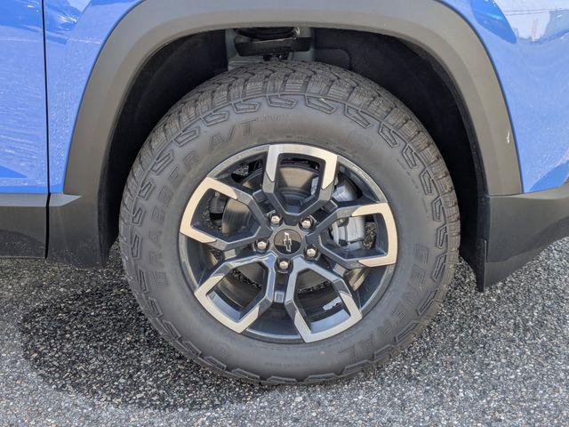 new 2025 Chevrolet Equinox car, priced at $33,833