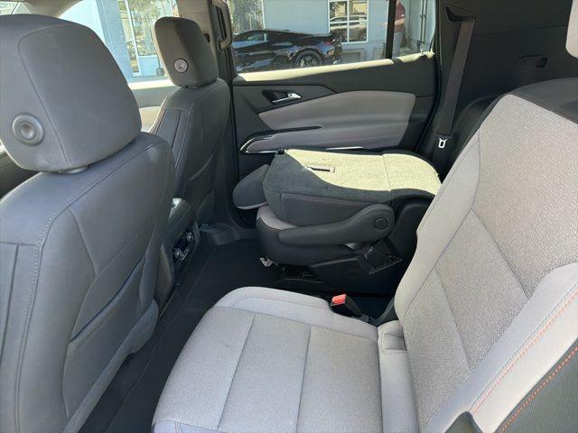 used 2025 Chevrolet Traverse car, priced at $42,164