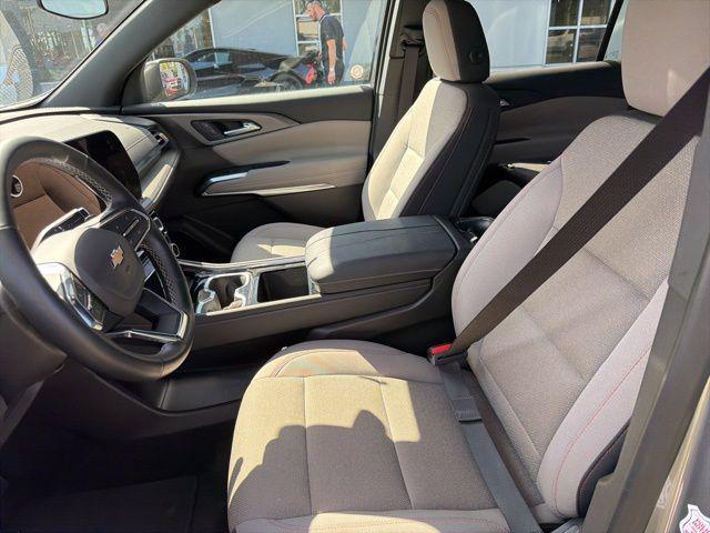 used 2025 Chevrolet Traverse car, priced at $42,164