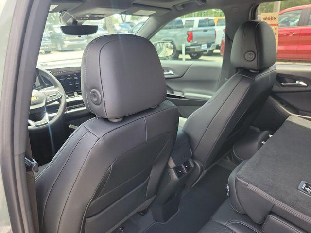 new 2026 Chevrolet Equinox car, priced at $32,903