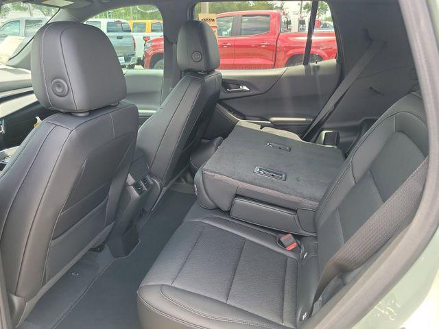 new 2026 Chevrolet Equinox car, priced at $32,903