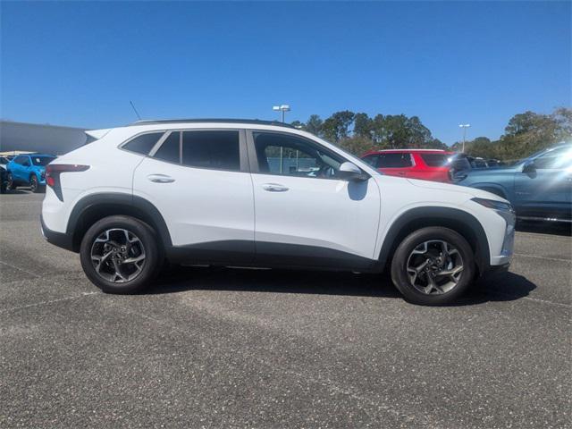 new 2025 Chevrolet Trax car, priced at $24,735