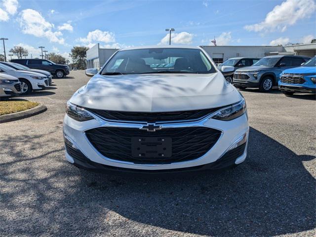 new 2025 Chevrolet Malibu car, priced at $27,115