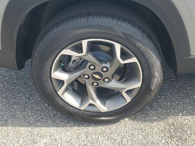 new 2025 Chevrolet Trax car, priced at $23,956