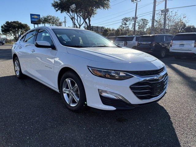 new 2025 Chevrolet Malibu car, priced at $25,915