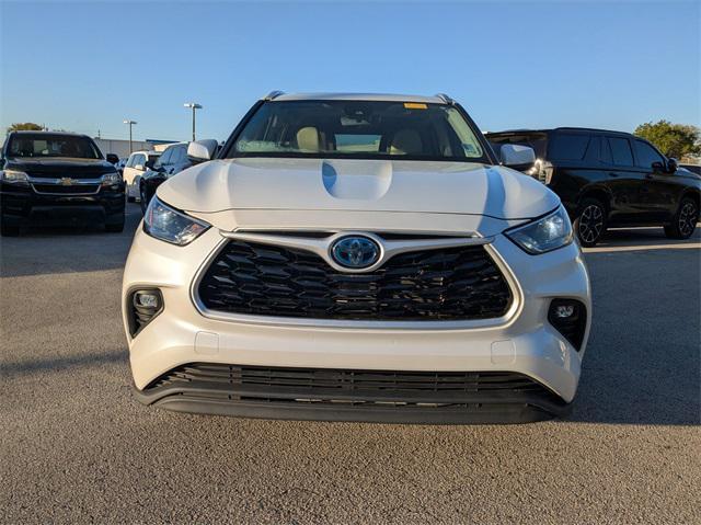 used 2022 Toyota Highlander Hybrid car, priced at $37,545