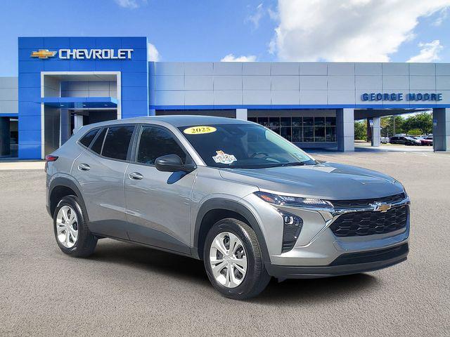 used 2025 Chevrolet Trax car, priced at $22,396