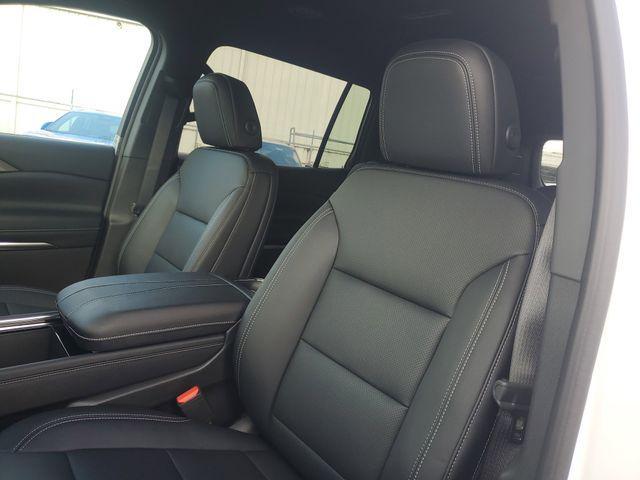 new 2026 Chevrolet Traverse car, priced at $44,368