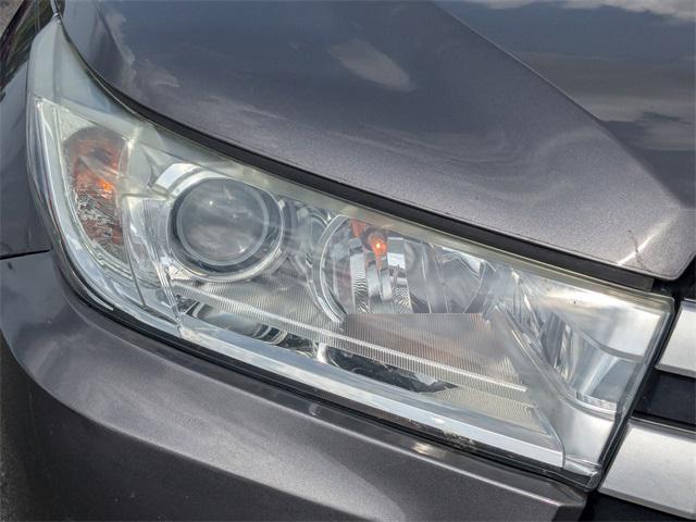 used 2019 Toyota Highlander car, priced at $21,981