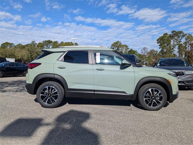 new 2025 Chevrolet TrailBlazer car, priced at $27,238