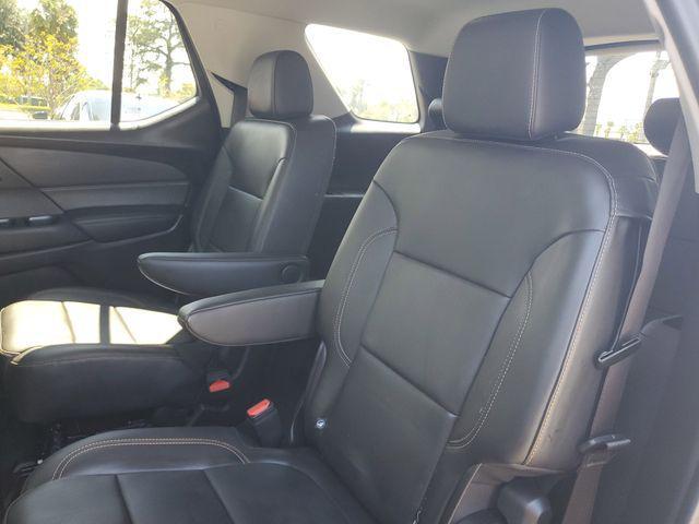 used 2021 Chevrolet Traverse car, priced at $28,667