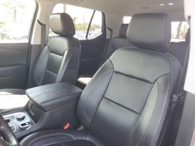 used 2021 Chevrolet Traverse car, priced at $28,667