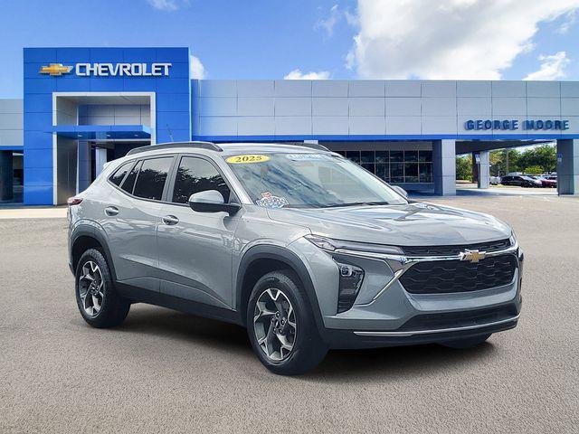 used 2025 Chevrolet Trax car, priced at $22,818